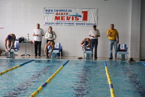 СОРЕВНОВАНИЯ КЛУБА В БАССЕЙНЕ НА ВОДНОМ СТАДИОНЕ - Европейский клуб по обучению плаванию «Мэвис»